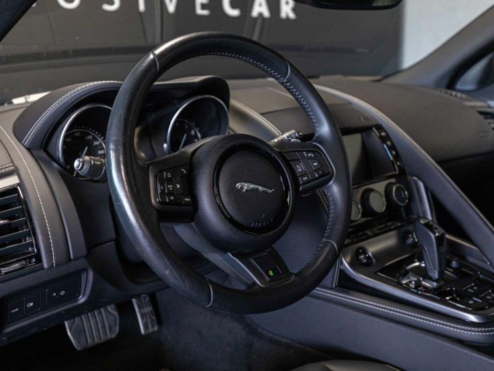Jaguar F-Type Coupé V8 R 550 Ch 4 Roues Motrices BVA8 - Toit Pano, Caméra, Audio Meridian, Sièges 14 Réglages, ... - Garantie PREMIUM 12 Mois Ultimate Black Métallisé - 15