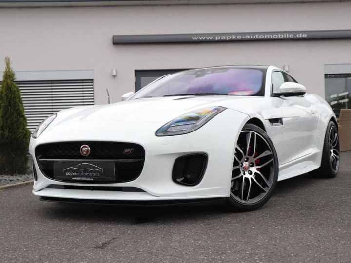 Jaguar F-Type Jaguar F-Type 3.0 Coupe R-Dynamic +PANO blanc - 1