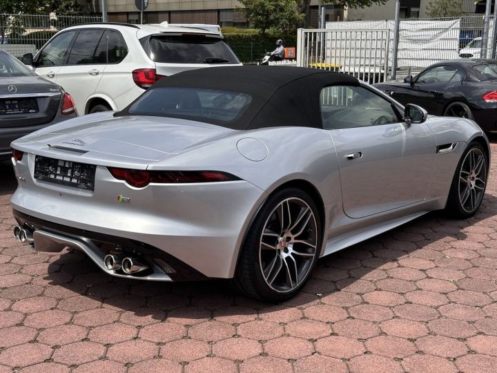 Jaguar F-Type V8 5.0L Compresseur R AWD 551 SIÈGE BAQUET CUIR RABAT Echappement sport Pack Design Son Méridian Garantie Jaguar Approved jusqu'au 14.01.2026 Gris Argent - 5