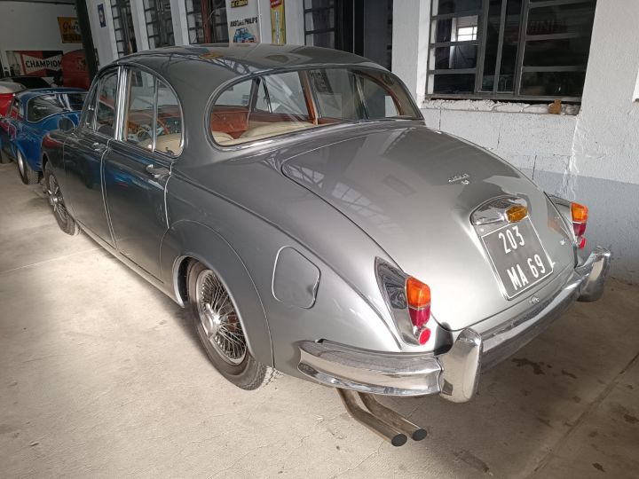 Jaguar MK2 3.8 220 BVM gris metal - 2