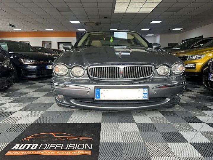 Jaguar X-Type 2.0 D EXECUTIVE Gris - 1