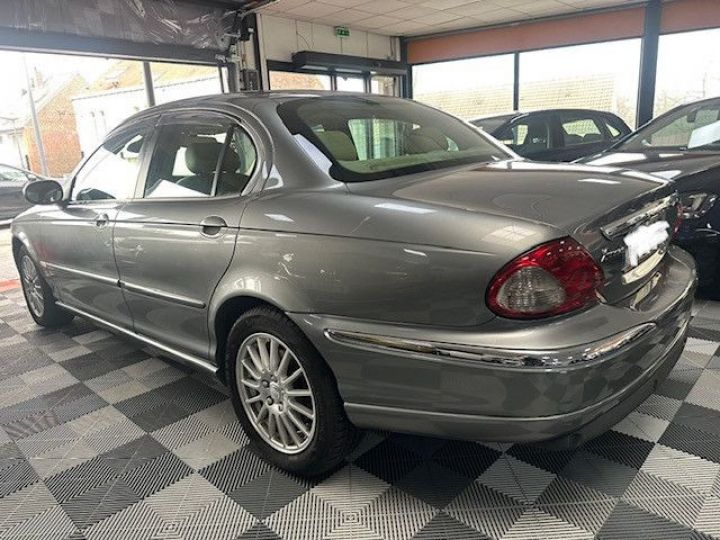 Jaguar X-Type 2.0 D EXECUTIVE Gris - 4