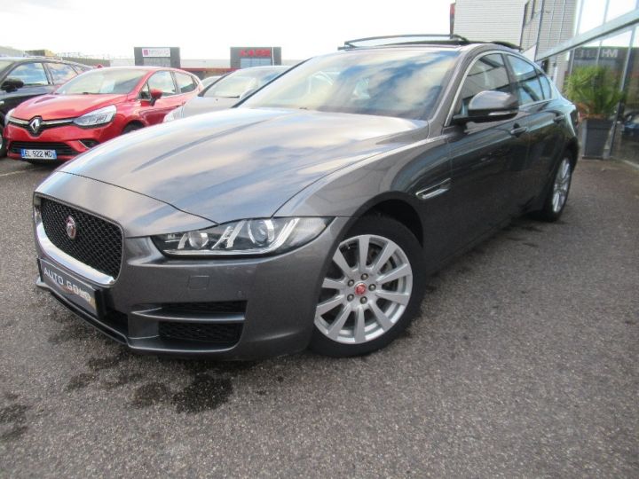 Jaguar XE 2.0 D - 180 ch BVA Prestige Grise - 1