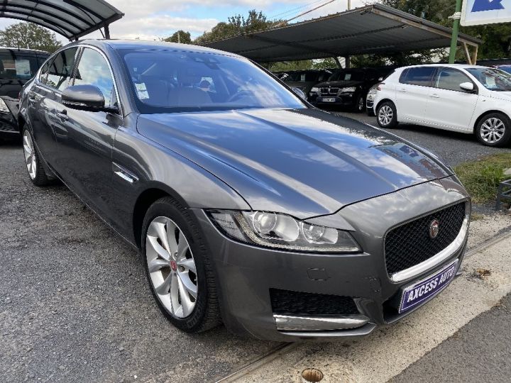 Jaguar XF 2.0 D - 180 ch BVA Prestige Gris - 10