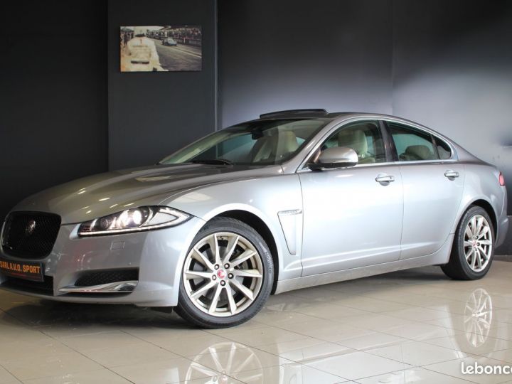 Jaguar XF (2) 2.2 D 200 LUXE PREMIUM Garantie 12M P&MO Gris - 1