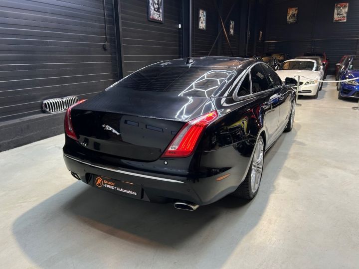 Jaguar XJ LUXE PREMIUM V6 3.0 - 275 cv Noir - 6