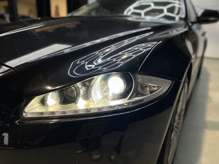 Jaguar XJ LUXE PREMIUM V6 3.0 - 275 cv Noir - 36