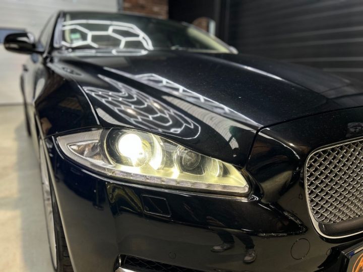 Jaguar XJ LUXE PREMIUM V6 3.0 - 275 cv Noir - 37