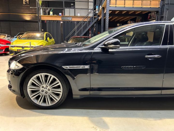 Jaguar XJ LUXE PREMIUM V6 3.0 - 275 cv Noir - 48