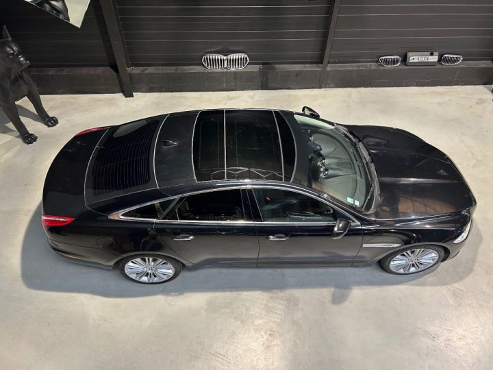 Jaguar XJ LUXE PREMIUM V6 3.0 - 275 cv Noir - 50