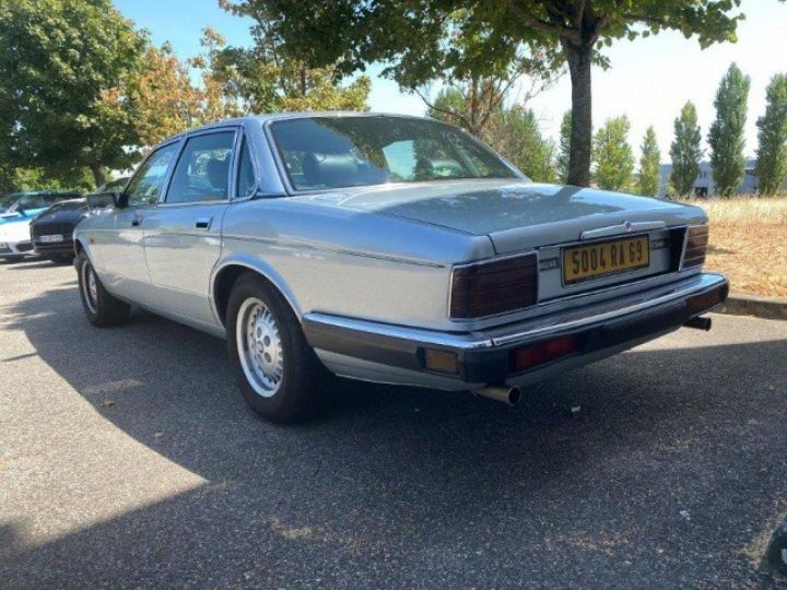 Jaguar XJ6 SOVEREIGN 3.2 AUTO     Essence GRIS METAL - 20