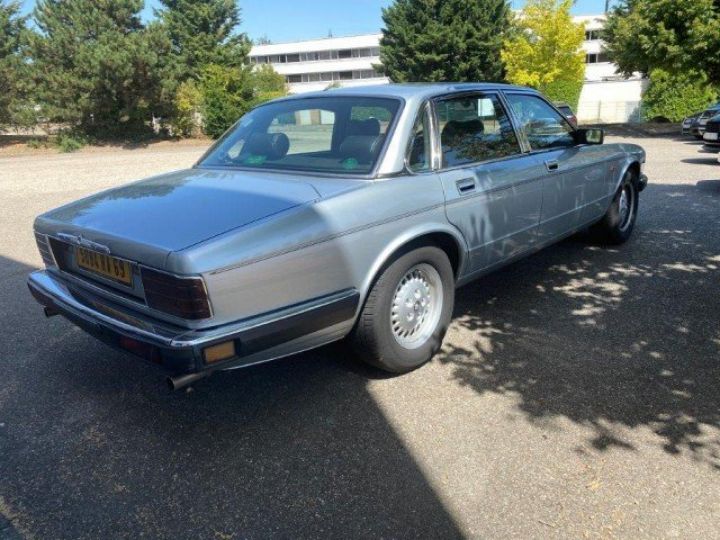 Jaguar XJ6 SOVEREIGN 3.2 AUTO     Essence GRIS METAL - 21