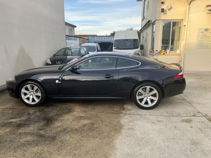 Jaguar XK Coupé 4.2i V8 - BVA COUPE . PHASE 1 Bleu foncé - 5