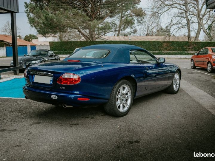 Jaguar XK8 CONVERTIBLE Bleu - 2