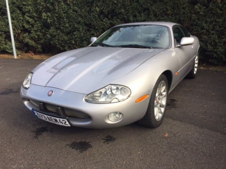 Jaguar XKR COUPE 4.0 363 CV     Essence GRIS CLAIR - 3