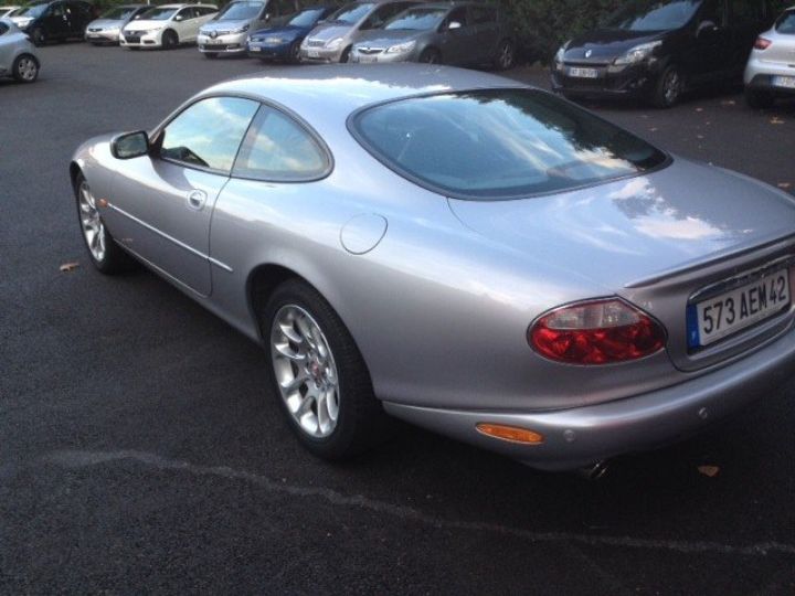 Jaguar XKR COUPE 4.0 363 CV     Essence GRIS CLAIR - 9