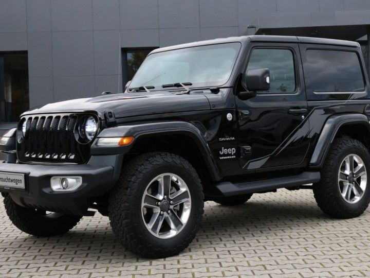 Jeep Wrangler 2.2L Unlimited SAHARA Keyless SIEGES ELEC SUIVI COMPLET GARANTIE DEUXIEME MAIN TVA RECUPERABLE NOIR - 1