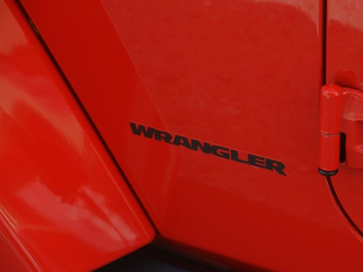 Jeep Wrangler 2.8 CRD Rouge - 12