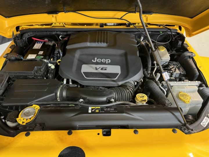 Jeep Wrangler (3) 3.6 V6 RUBICON + Kit Predator / Mode été / Peinture Jaune Hummer / treuil et attelage Jaune - 29