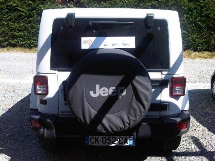 Jeep Wrangler II 2.8 CRD BVA 200 FAP 13CV UNLIMITED SAHARA      Diesel BLANC - 13