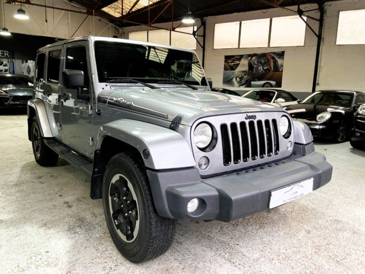 Jeep Wrangler JEEP WRANGLER UNLIMITED 5P / 3.6 284CV / POLAR EDITION Gris Argent - 4