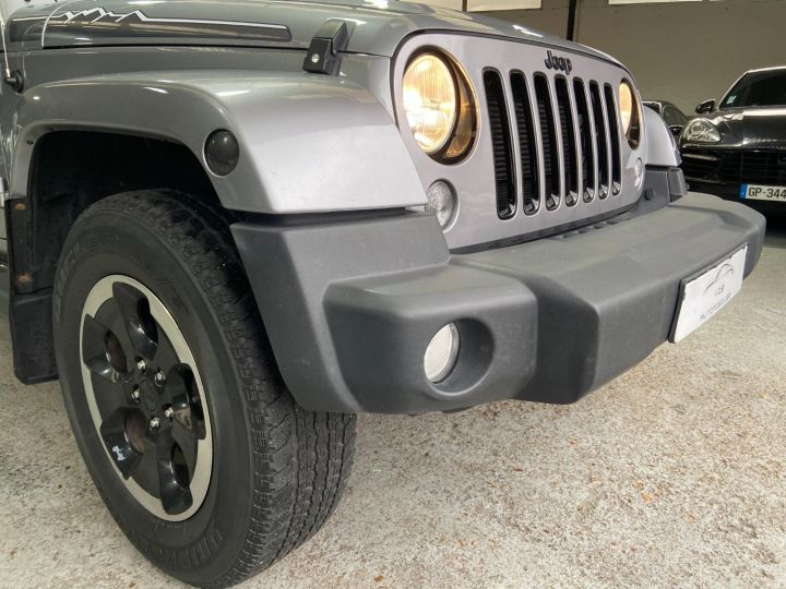 Jeep Wrangler JEEP WRANGLER UNLIMITED 5P / 3.6 284CV / POLAR EDITION Gris Argent - 13