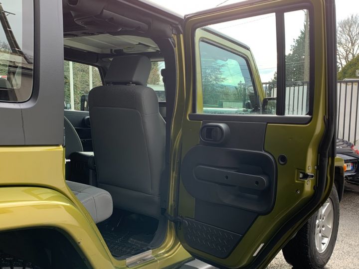 Jeep Wrangler JEEP WRANGLER UNLIMITED SAHARA 5P /3.8 199CV BVA / HARD TOP / Limegreen - 25