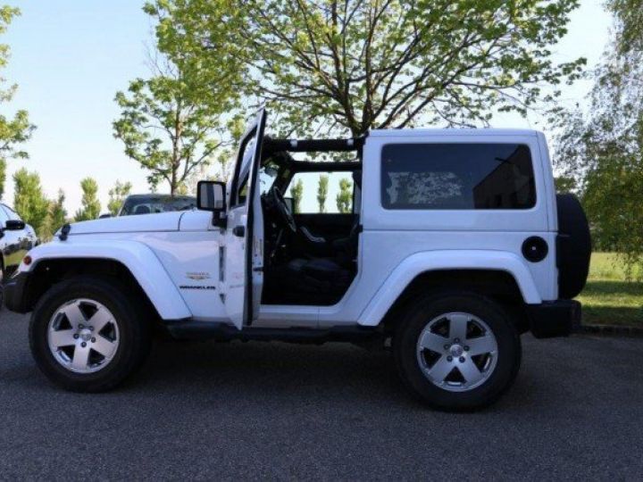 Jeep Wrangler SAHARA 2.8 CRD 200 BVA     Diesel BLANC - 31