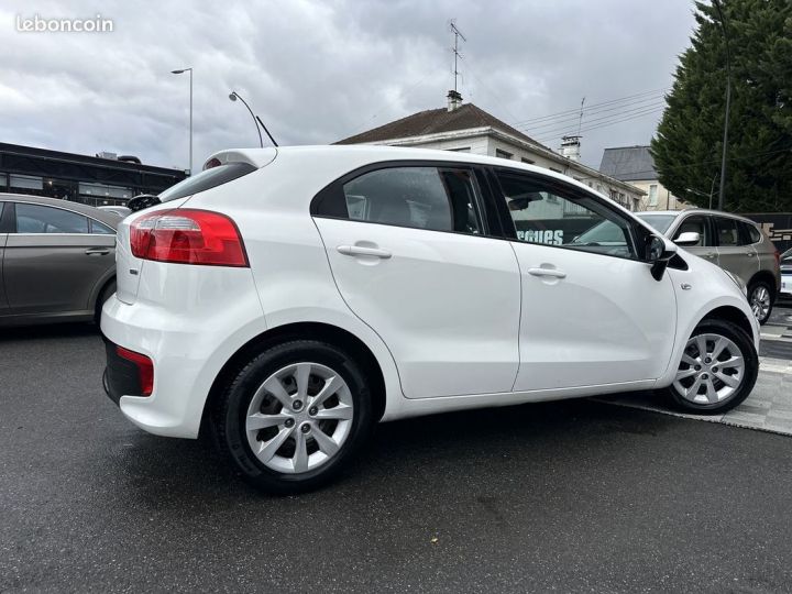 Kia Rio 1.1 CRDI 75CH MOTION 5P Blanc - 1