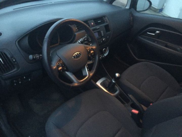 Kia Rio 1.2 ISG STYLE 85cv 5P     Essence NOIR - 5