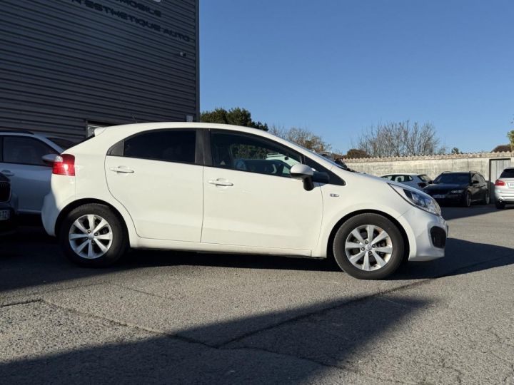 Kia Rio 1.4 CRDi 90 Active BLANC - 4