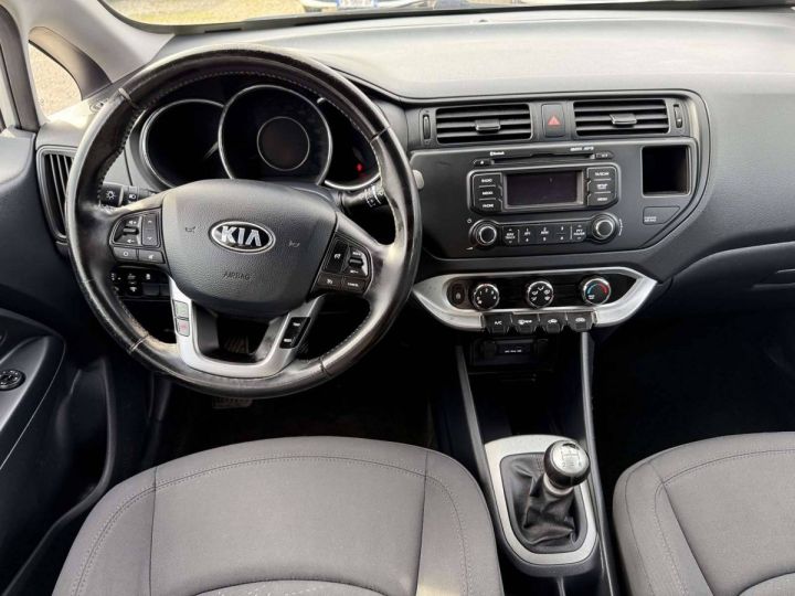 Kia Rio III 1.2 85ch Style 5p GRIS - 9