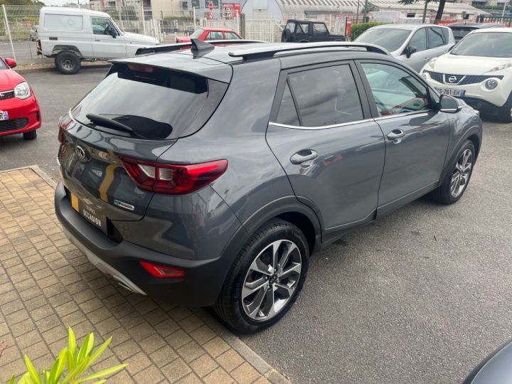 Kia Stonic 1.0 T-GDi 12V LUNCH EDITION Gris - 8