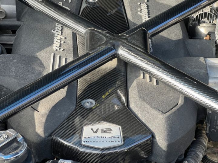 Lamborghini Aventador Lamborghini Aventador Roadster - crédit 2700 euros par mois - kit extérieur DMC - échappement Capristo BLEU - 12