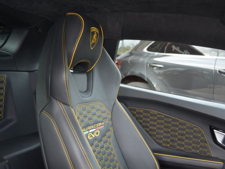 Lamborghini Huracan EVO LP 640-4 Gris - 48