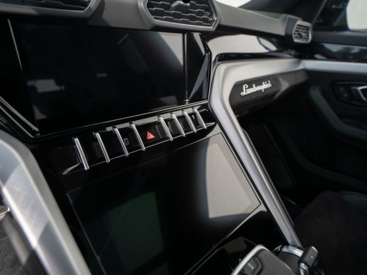 Lamborghini Urus  - 12