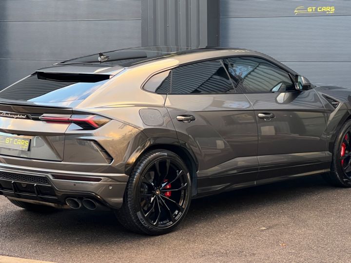 Lamborghini Urus Lamborghini Urus - LOA 1 877 euros par mois - 5 places - Malus payé Gris Antracite - 6