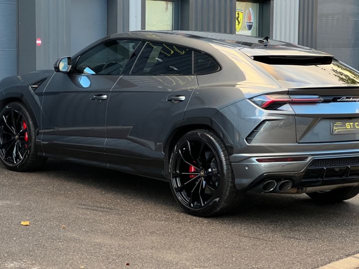 Lamborghini Urus Lamborghini Urus - LOA 1 877 euros par mois - 5 places - Malus payé Gris Antracite - 7