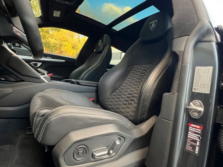 Lamborghini Urus Lamborghini Urus - LOA 1 877 euros par mois - 5 places - Malus payé Gris Antracite - 8