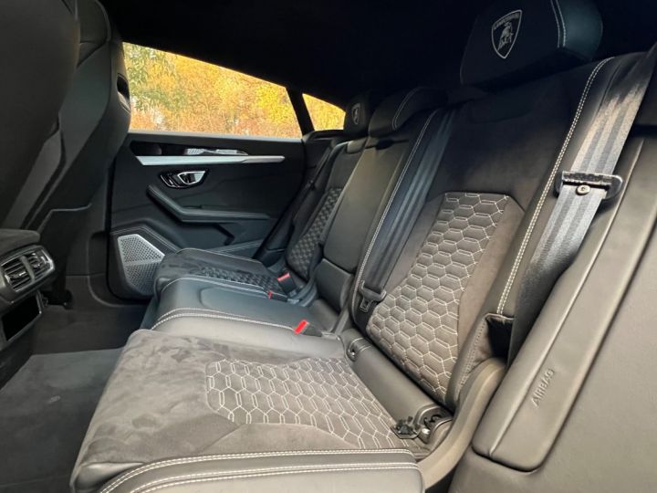 Lamborghini Urus Lamborghini Urus - LOA 1 877 euros par mois - 5 places - Malus payé Gris Antracite - 9