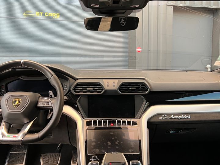 Lamborghini Urus Lamborghini Urus - LOA 1 877 euros par mois - 5 places - Malus payé Gris Antracite - 10