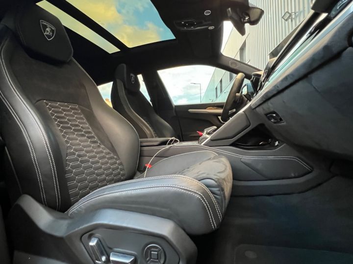 Lamborghini Urus Lamborghini Urus - LOA 1 877 euros par mois - 5 places - Malus payé Gris Antracite - 15