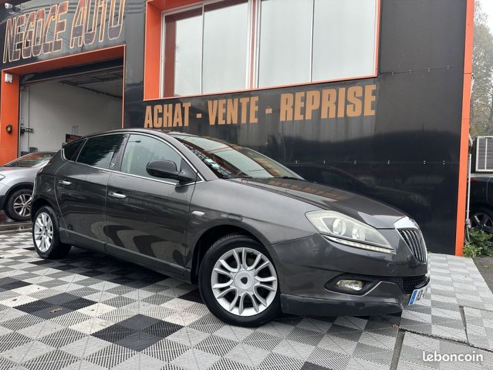 Lancia Delta 1.6 MULTIJET 120 16V DPF PLATINO Gris - 1