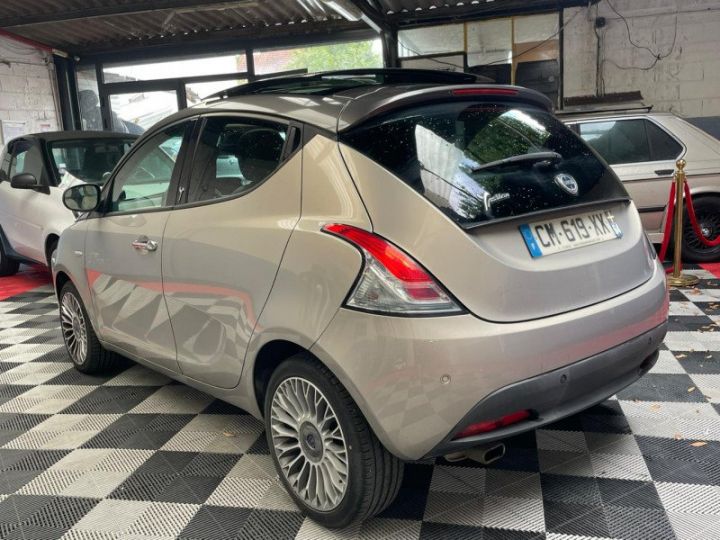 Lancia Ypsilon 1.3 MULTIJET DPF PLATINUM+ STOP&START 5P Beige - 5