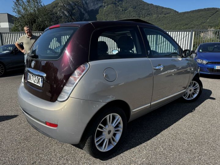 Lancia Ypsilon 1.4I 77CV Beige - 2