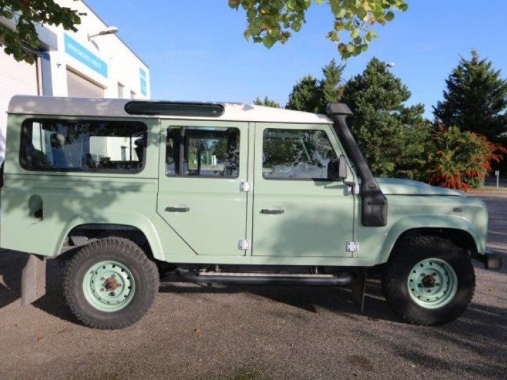 Land Rover Defender Station Wagon 110 EDITION HERITAGE 7 PLACES     Diesel GREEN - 41