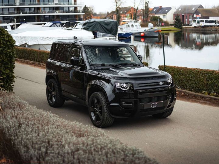 Land Rover Defender V8 P525 -Like new- Vat refundable- 1st owner Noir - 1