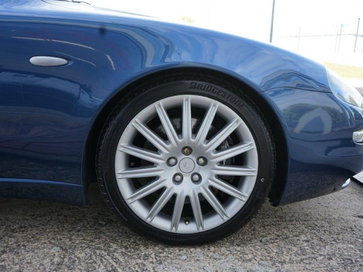 Maserati 4200 GT Avec Boite Manuelle 6 Vitesses (RARE) - Très Bel état - Carnet D'entretien Complet - Garantie 12 Mois Bleu Métallisé - 12
