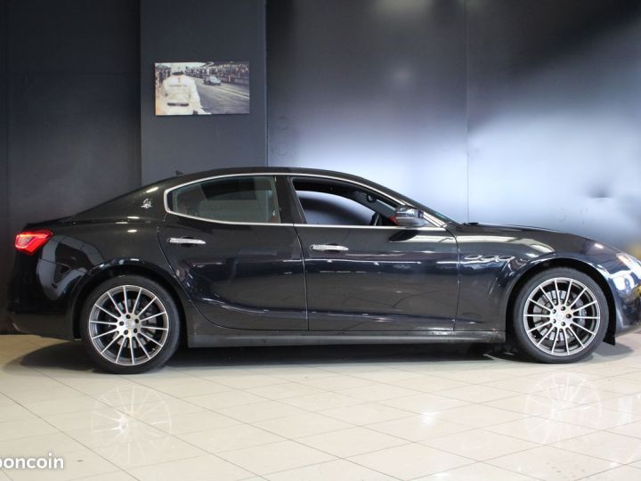 Maserati Ghibli iii 3.0 v6 350 granlusso auto premiere main entretien Noir - 7