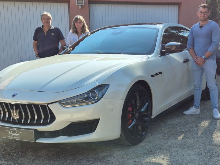 Maserati Ghibli MAGNIFIQUE MASERATI GHIBLI SQ4 GRANLUSSO 3.0 V6 BI TURBO 430ch BVA8 VALEUR NEUF + DE 114Ke CARPLAY 21 TOIT OUVRANT ACC SIEGES CHAUFFANTS CAMERA 62000 Blanc Metal Bianco Alpi - 1